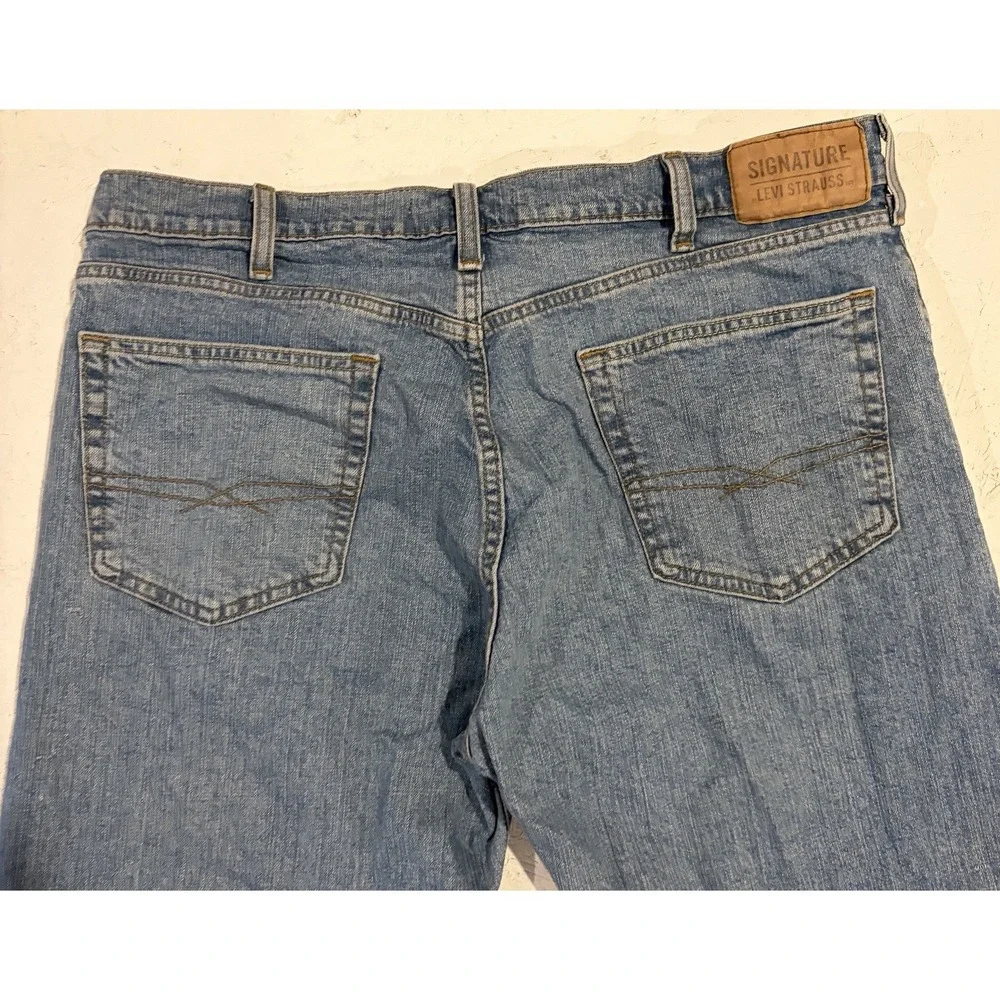 Signature Levis Levi Strauss Jeans Mens 38x32 Blue Low Bootcut Cowboy Rodeo‎